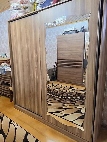 qoz: Yataq otağı mebel dəsti Tərkibi: - Sürgülü qapılı böyük şkaf: taxta — 1