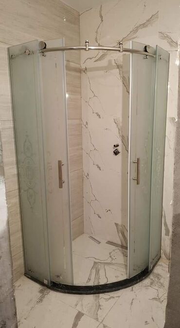 Duş kabinaları, arakəsmələr: Arakəsmə, Künc üçün -da lalafo.az — 24 Duş kabinaları, arakəsmələr: Arakəsmə, Künc üçün — 24
