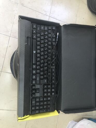 notebook klaviatura satisi: 2E Gaming markalı KG310 modeli oyun klaviaturası. Bu klaviatura oyun
