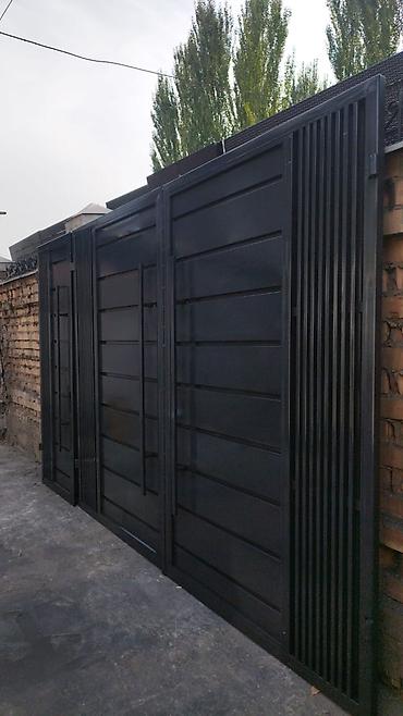 Распашные ворота: Металлические ворота с декоративными панелями .Ферма и навесом любой — 46