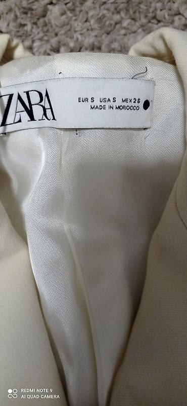 Sakoi: ZARA ženski blejzer, model sa duplim kopčanjem. - Boja: krem/bela - — 4