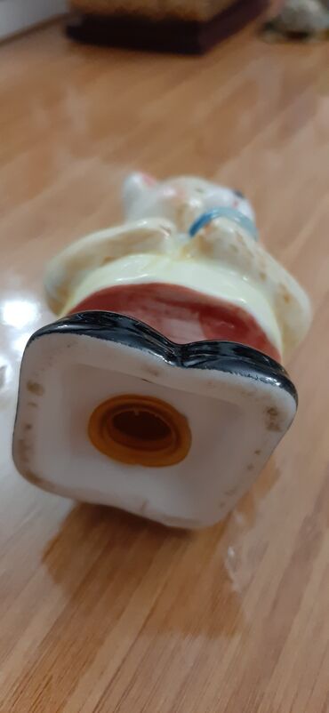 Ev üçün digər mallar: Ağ rəngdə, oval formalı, üzərində kiçik naxışlar olan boşqab — 7