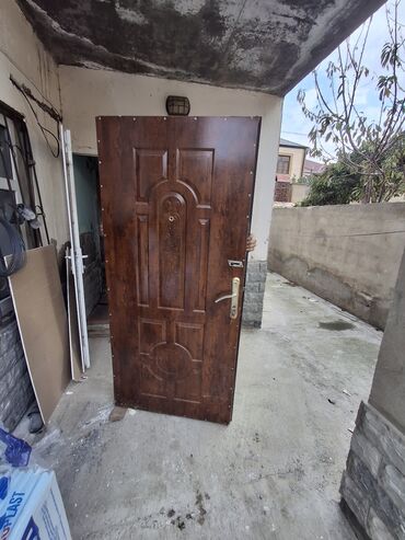 2 ci el seyf qapilar: Məhsul: Dəmir giriş qapısı - Material: polad/dəmir konstruksiya -
