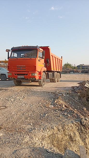 приставка ви: Самосвал КАМАЗ, оранжевый, 6x4 (трёхосный). Кузов с высокими бортами и — 1