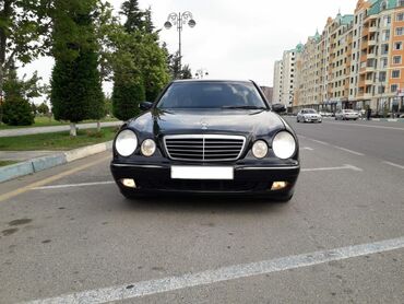 mersedes b 170: Mercedes-Benz E 240: 2.4 l | 2000 il Sedan