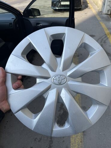 14 disklər: Kolpak Toyota R 15