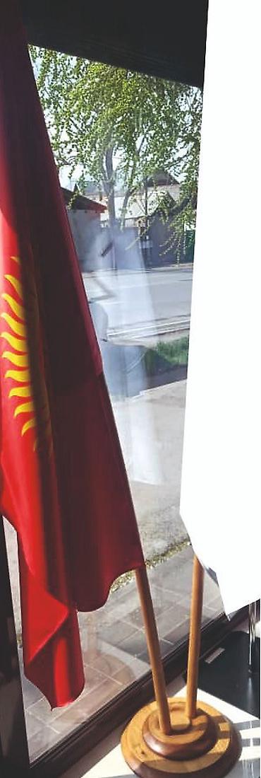 Другие предметы коллекционирования: Флагшток, флагштог деревянный, железный, настольные, одинарный, 2ной. — 4