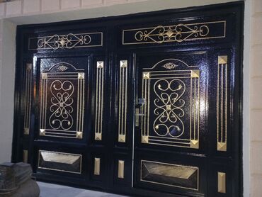Darvazaların rənglənməsi: Darvaza rəngləmə və təmir xidməti təklif olunur. Bu xidmət köhnəlmiş — 2