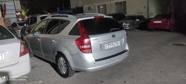 Kia: Kia Cee’d SW (universal) – gümüşü rəng Dövlət nömrə nişanı: 77-SK-794 — 15