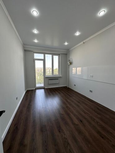 продать дом в бишкеке: Продается 1-комнатная квартира, 48 м², ул. Ч. Валиханова, 18к