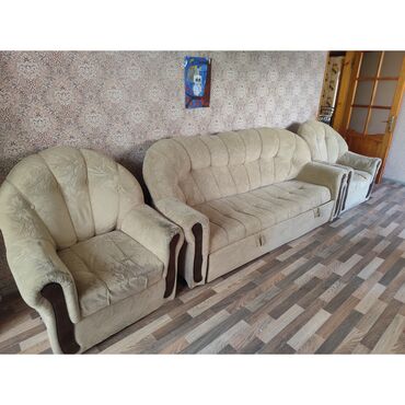 Rəflər: Divan, İşlənmiş, Çatdırılma yoxdur