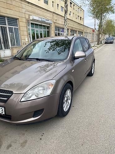 Kia: Kia cee’d hatchback Xüsusiyyətlər: - Kuzov: 5 qapılı hatchback - — 5