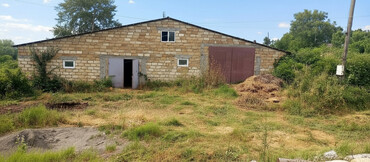 Anbar və emalatxanalar: Ünvan: Qusar şəhəri Ləyər kəndi (ləzgi ləyər) 1hk 68 sot bağ yeri — 1