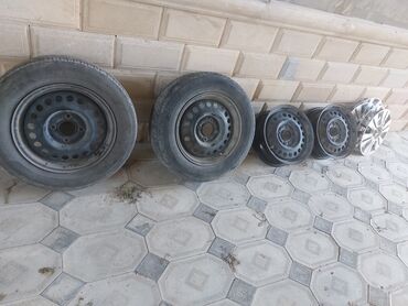 17 lik disk teker: İşlənmiş Disk təkər Nissan 185 / 65 / R 15, 4 Boltlu