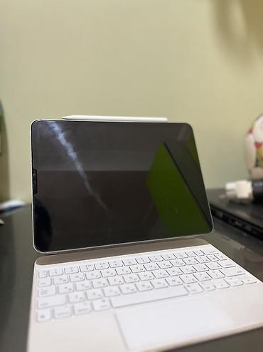 Планшеты: IPad Pro 11" (4‑го поколения) + аксессуары Характеристики: - Модель — 1
