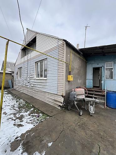 Продажа коттеджей и домов: Продается дом 4 комнат, 3 соток Есть свет, вода Отопление и — 9