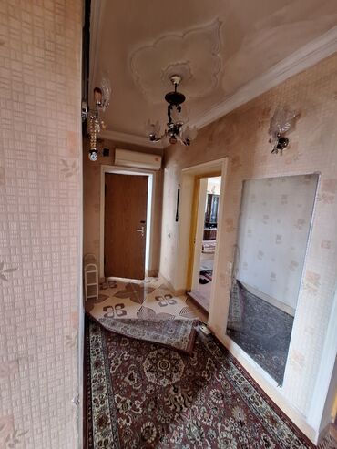 Mənzil kirayələyirəm: Satilir .4 otagin 3 e duzelme 5 mertebeli binanin 5 ci mertebesi — 9