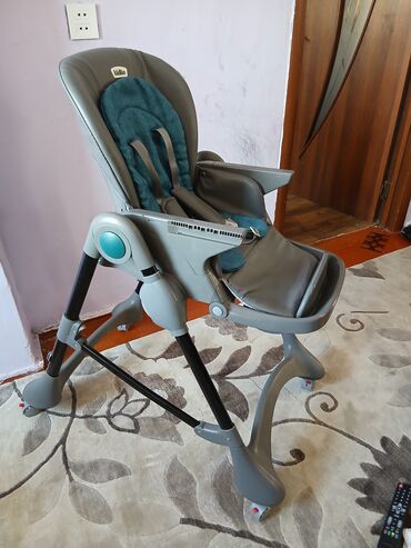 qidalandırmaq üçün uşaq stul yelləncək: Yemek masasi cox yaxsi veziyyetdedir