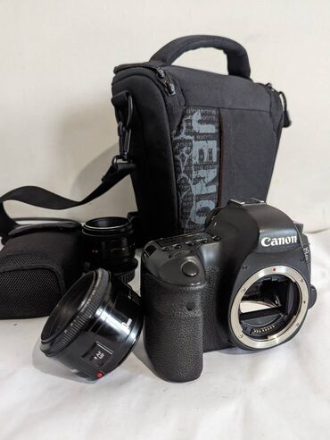Фотоаппараты: Комплект: Canon EOS 6D +обьектив Canon Lens 50mm 1:1.8 + обьектив