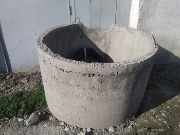 бетонная кольцо: Продаю бетонное кольцо 1шт диаметр 1.5 ширна 90 высота 2300сом, р,н