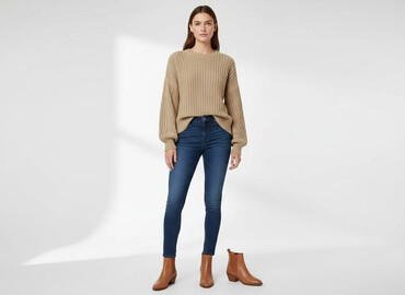 Swetry: Sweter damski, rozmiar S