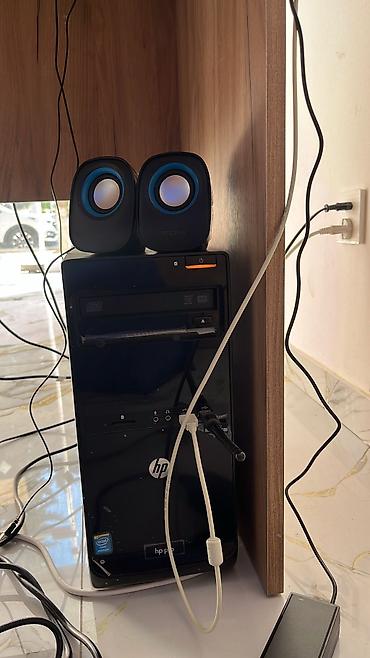 foni: HP masaüstü kompüter dəsti Tərkib: - HP qüllə tipli sistem bloku (hp — 1