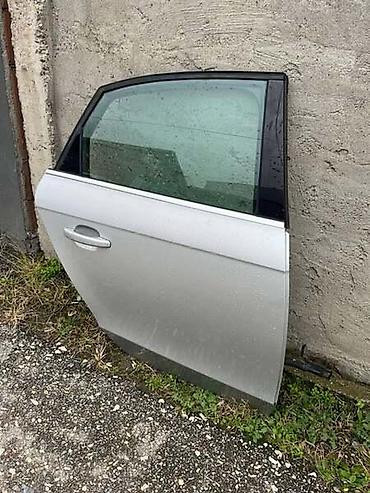 vezivanje masne: ZADNJA DESNA VRATA ZA AUDI A4 OD 2007. DO 2011. GOD. | Delovi za A4 — 2