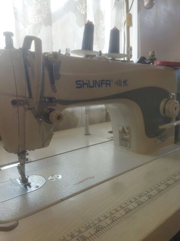 купить швейные машинки: Швейная машина Полуавтомат