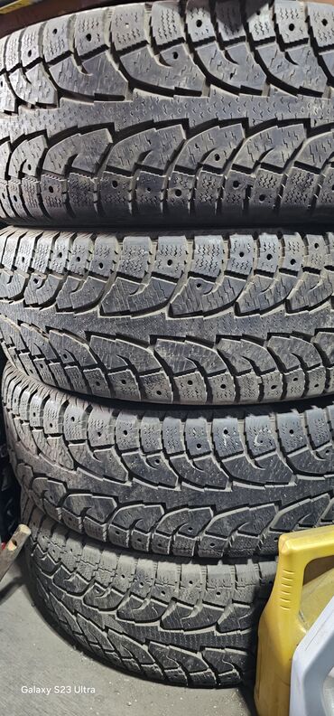 Диски: Шины 225 / 60 / R 17, Зима, Б/у, Комплект, Легковые, Корея, Hankook