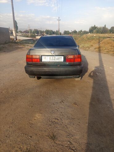 полик для авто: Volkswagen Vento: 1993 г., 1.8 л, Механика, Бензин, Седан
