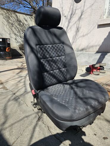 сидушки на стулья: Переднее сиденье, Велюр, Audi Новый, Оригинал