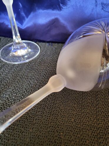 Čaše: Case bohemija 1950g+ kristal,rucna gravura,matirani deo za vino. Case — 12