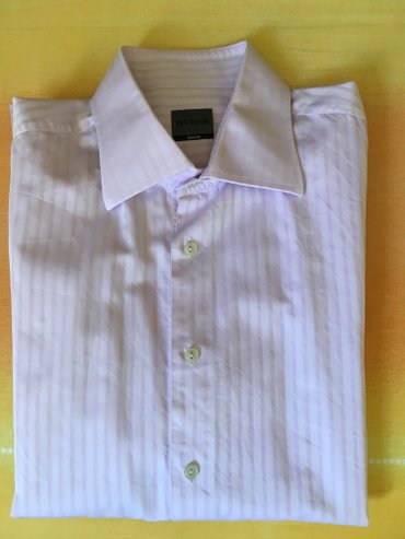 Košulje: Muška košulja br. 44, bela sa diskretnim nežno roze prugicama, dug — 8