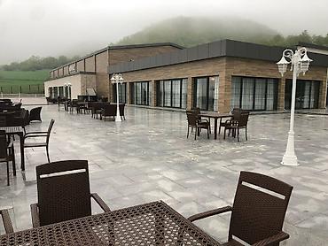 şuşə təmiri: HBŞB sistem – Park Qusar Otel layihəsi Təsvir: - Fasadda və dam — 2