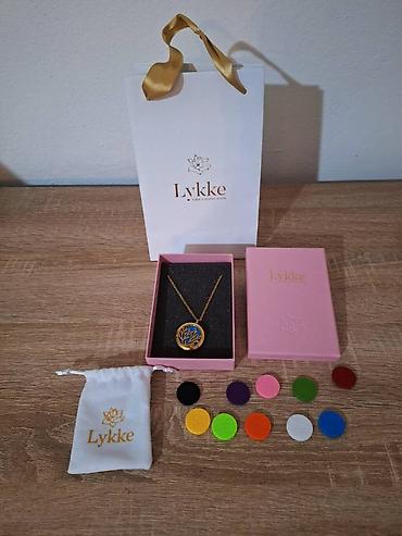 torbice preko grudi: Nov Lykke Coral medaljon ogrlica čelik sa 18 karatnom pozlatom Nov — 7