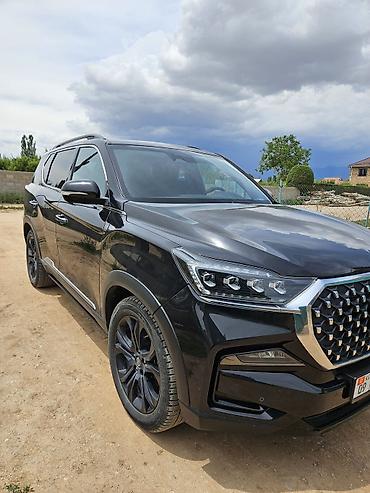 rex: SsangYong Rexton, черный SUV - Кузов: 5‑дверный внедорожник — 10