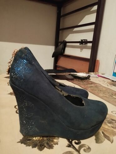 синие замшевые туфли: Туфли 35, цвет - Черный