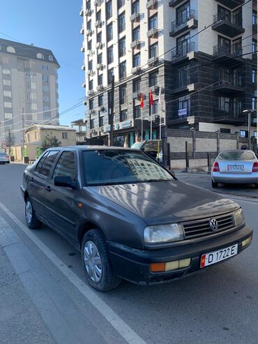 поло бишкек: Volkswagen Vento: 1993 г., 1.8 л, Механика, Бензин, Седан