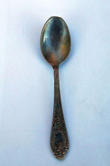 Staro posuđe i escajg: 4 + 1 posrebrena kašišica. Četiri (11 cm) plus jedna (9,5 cm) — 1