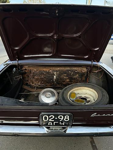 kohnə masinlar: QAZ 24 Volga: 2.4 l | 1975 il 64000 km Sedan — 6