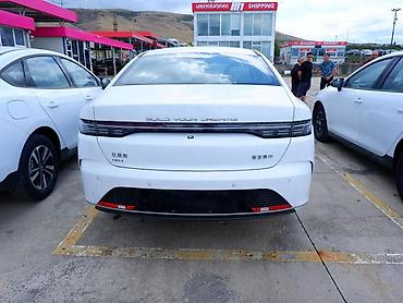 eylec: BYD Qin Plus: 1.6 l | 2025 il 10 km Sedan — 5