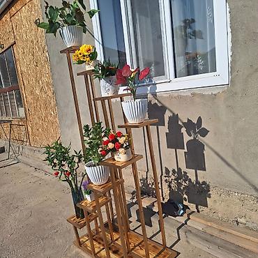 полка сатылат: Многоуровневая напольная подставка для цветов - Дизайн: вертикальная — 1