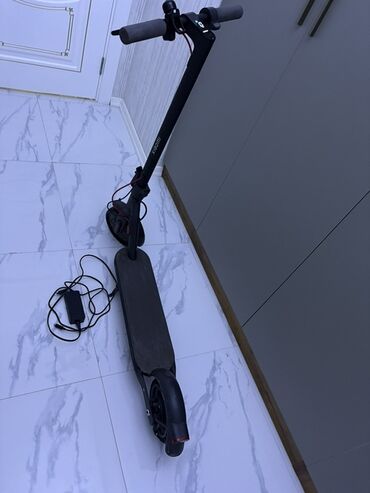 Elektrikli samokatlar: Elektrik skuter - Şəhər üçün yığcam və yüngül gövdə, qara rəng - — 6