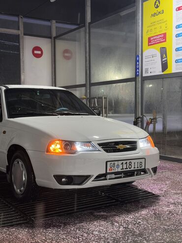 Daewoo: Daewoo Nexia: 2010 г., 1.6 л, Механика, Бензин, Седан