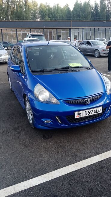 самые дорогие машины в кыргызстане: Honda Jazz: 2008 г., 1.3 л, Механика, Бензин