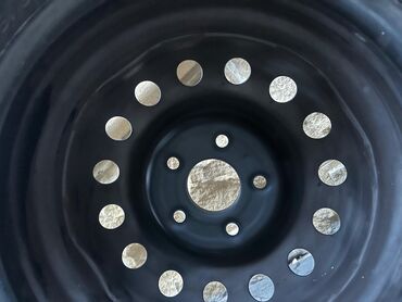 Şin, disk və təkərlər üçün digər aksessuarlar: Təkərlər çoxda pis vəziyətdə deyil.Təkərlərin vəziyyətini nəzərə alıb — 10