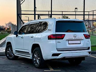 кожаная: Toyota Land Cruiser: 2022 г., 3.5 л, Автомат, Бензин, Внедорожник — 10