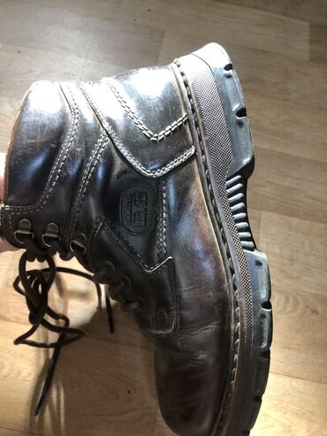 Ботинки: Продаю ботинки чистая кожа Фирменные original Размер 43 Тел — 2
