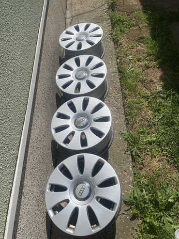 plug za imt 509: Originalne Aluminijumske felne od Audija, za grupaciju vozila sa