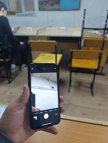 Apple iPhone: IPhone Xr, Б/у, 64 ГБ, Черный, Чехол, 75 % — 7